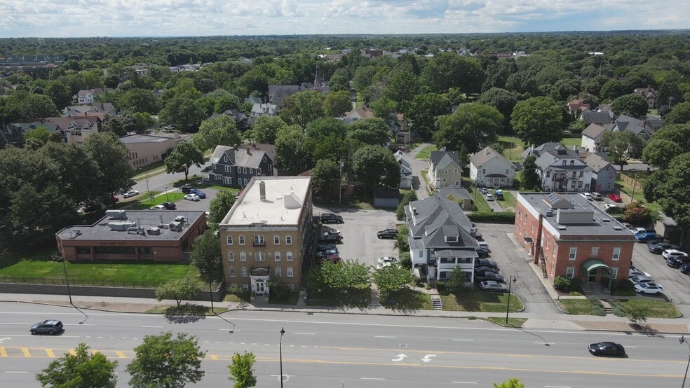 More Photos Of 189 Lake Ave, Rochester Apartments For Sale