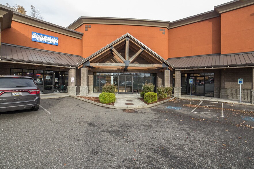 More Photos Of 410 W Bakerview Rd, Bellingham General Retail For Lease