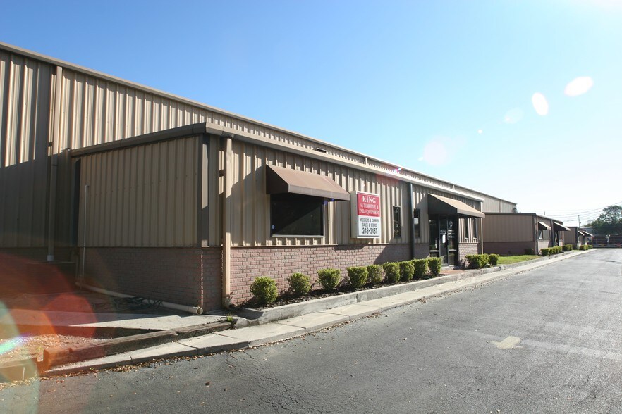 More Photos Of 4902 S 16th Ave, Tampa Warehouse For Lease