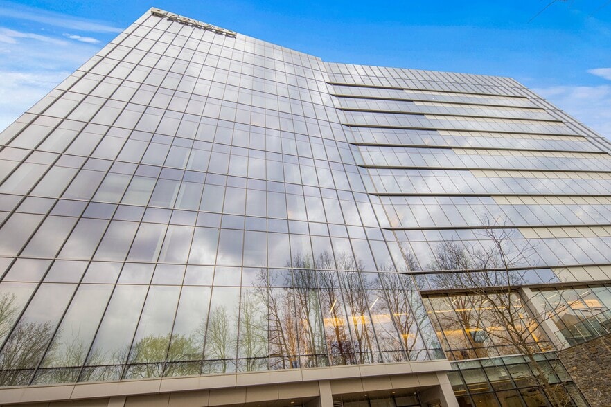 More Photos Of 7940 Jones Branch Dr, McLean Office For Lease