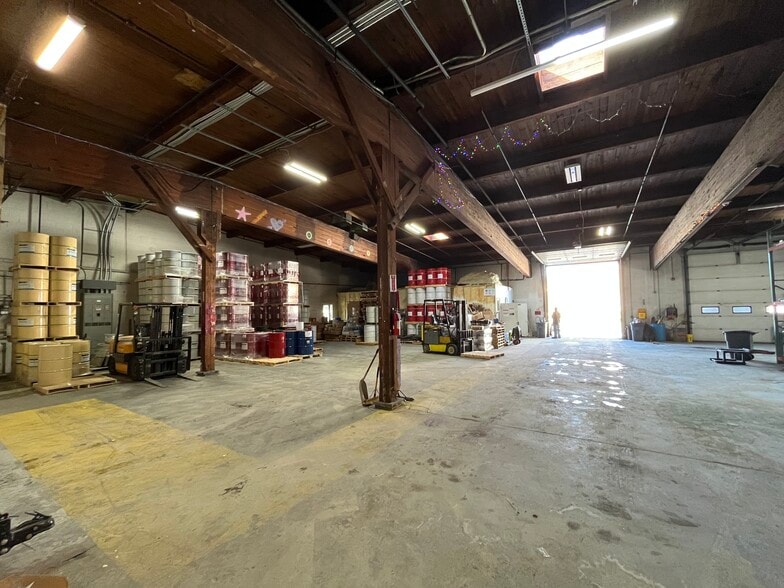 More Photos Of 108 Clematis Ave, Waltham Unknown For Lease