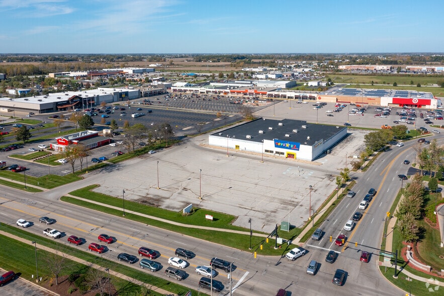 More Photos Of 2800 Tittabawassee Rd, Saginaw Freestanding For Lease