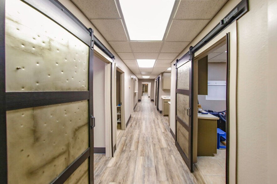 More Photos Of 4550 Lamar Ave, Paris Rehabilitation Center For Lease