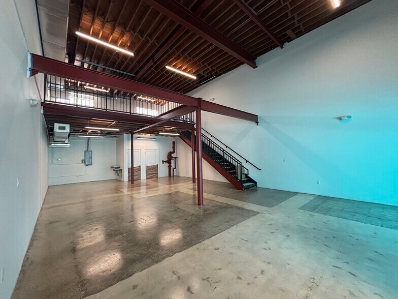 More Photos Of 300 NW 29th St, Miami Storefront For Lease