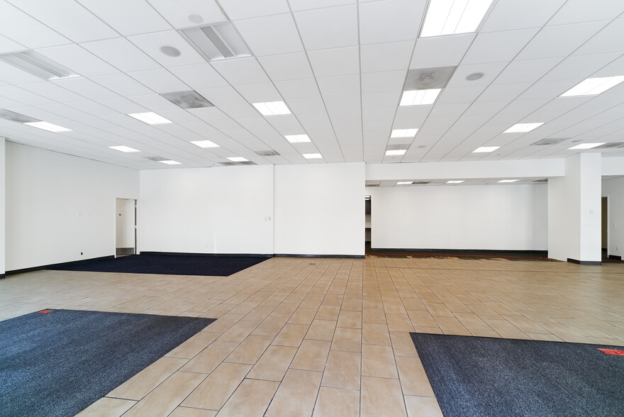 More Photos Of 108 W 3rd St, Long Beach Restaurant For Lease