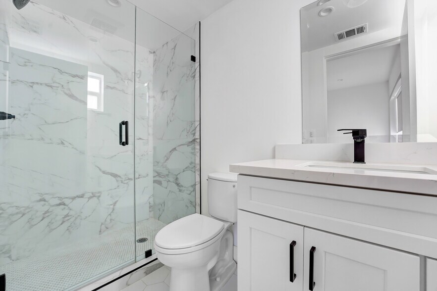 More Photos Of 21719 Hart St, Canoga Park Apartments For Sale