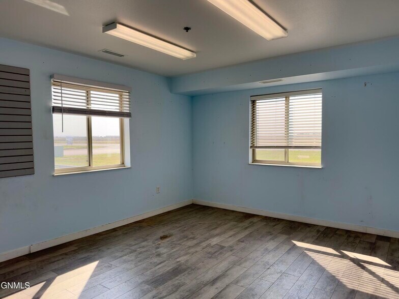 More Photos Of 4100 Hagen Ave, Bismarck Light Distribution For Sale