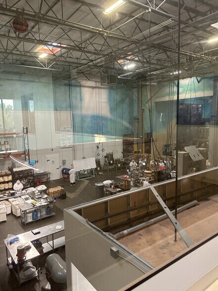 More Photos Of 2735 Cactus Rd, San Diego Warehouse For Lease