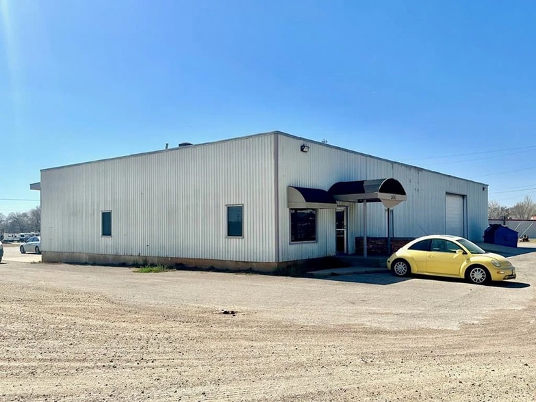 Primary Photo Of 200 E Florida Ave, Sweetwater Warehouse For Sale