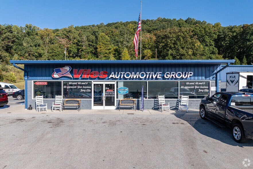 More Photos Of 905 Callahan Dr, Knoxville Auto Repair For Sale