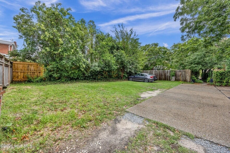 More Photos Of 412 S 3rd St, Wilmington Hospitality For Sale