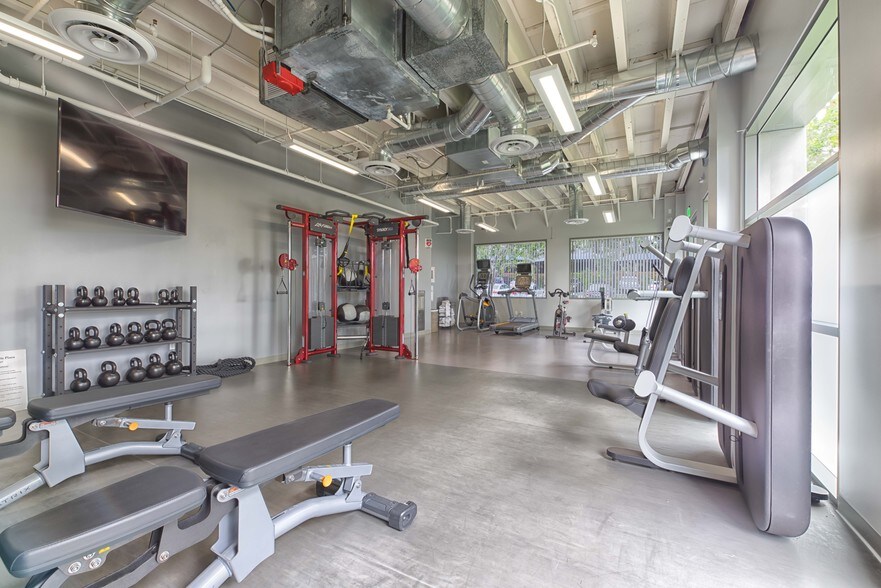 More Photos Of 12651 High Bluff Dr, San Diego Office For Lease