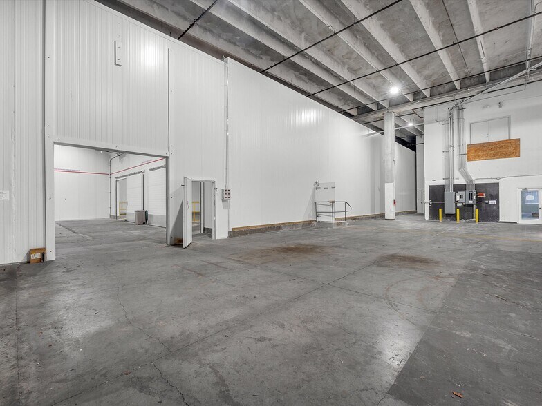 More Photos Of 2701 NW 107th Ave, Miami Refrigeration Cold Storage For Lease