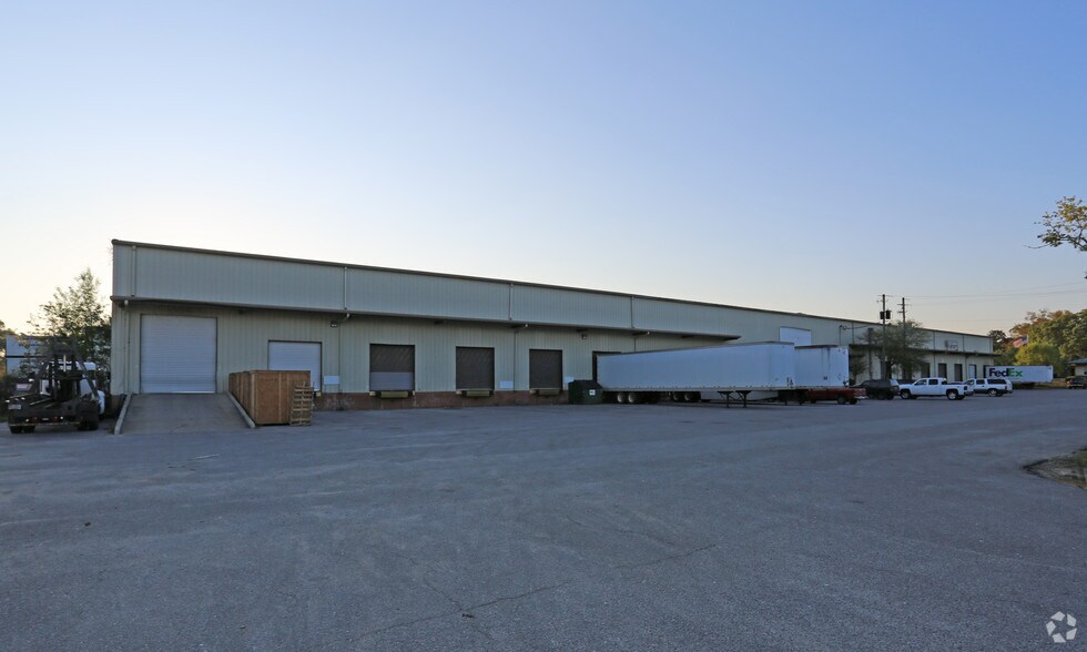 More Photos Of 8760 Ely Rd, Pensacola Warehouse For Lease