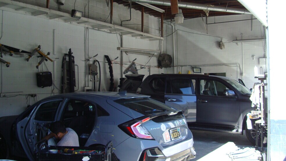 More Photos Of 18812 Parthenia St, Northridge Auto Repair For Sale
