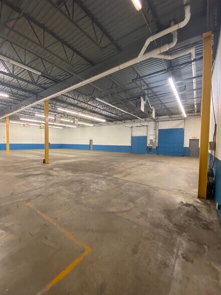 More Photos Of 7620-7640 Tyler Blvd, Mentor Warehouse For Lease