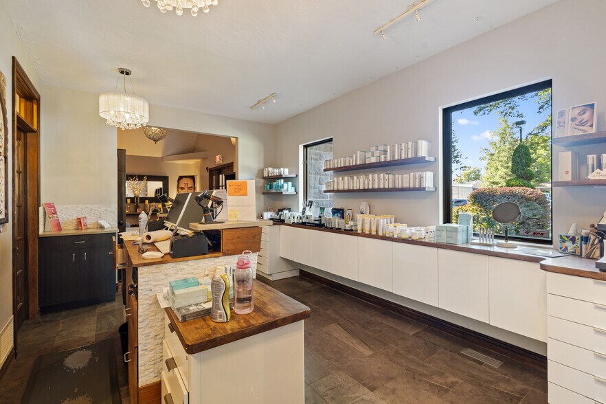 More Photos Of 440 W Centre Ave, Portage Office For Sale