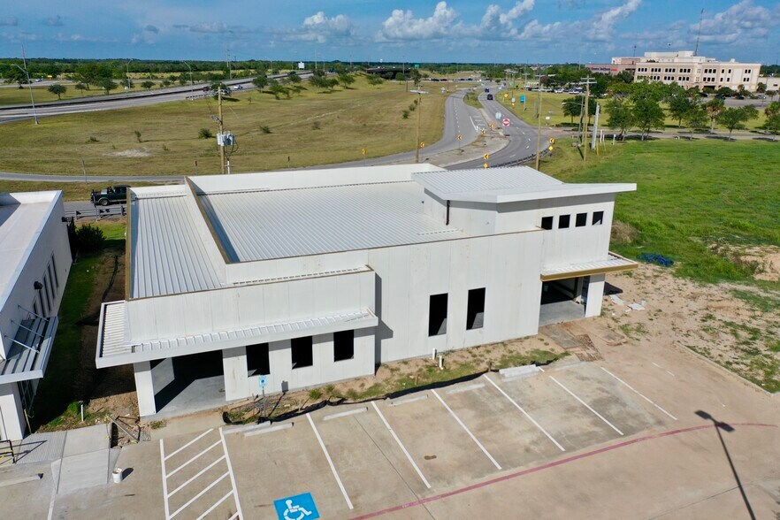 More Photos Of 7228 Medical Center Dr, Texas City Medical For Lease