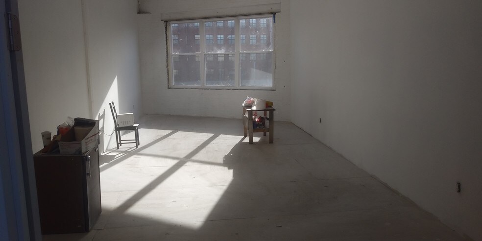 More Photos Of 60 Dickerson St, Newark Light Manufacturing For Lease