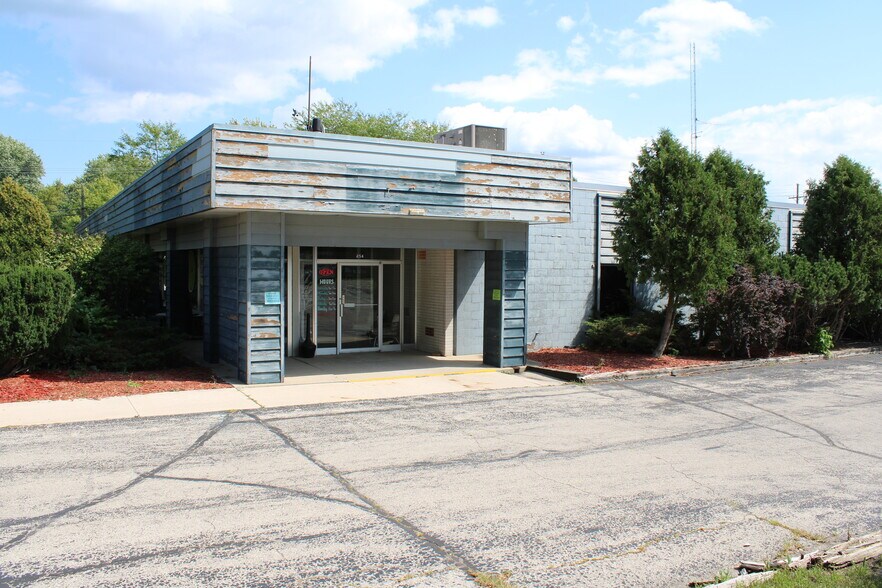 More Photos Of 254 Winnebago Dr, Fond Du Lac Office For Sale