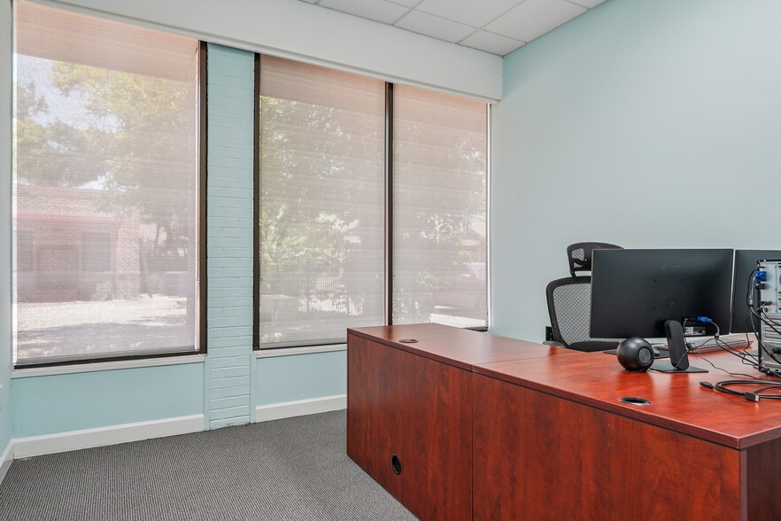 More Photos Of 396 W Main St, Lewisville Medical For Sale