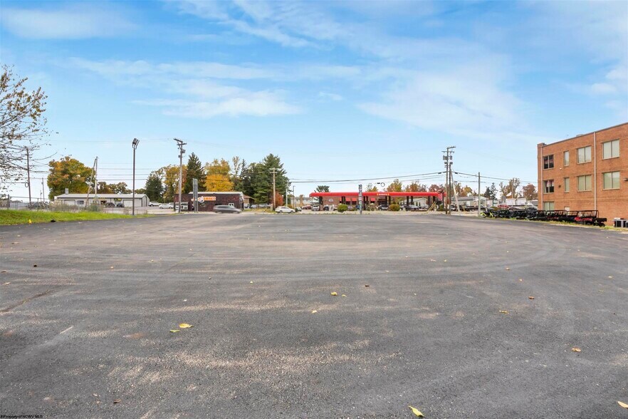 More Photos Of 524 Mileground Rd, Morgantown Auto Dealership For Sale