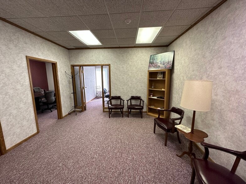 More Photos Of 834 King Hwy, Kalamazoo Office For Lease