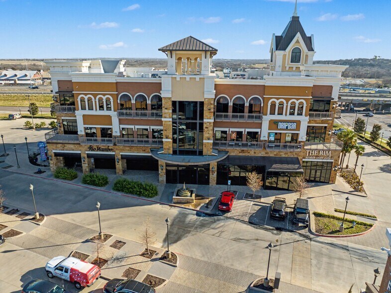 More Photos Of 295-307 E Renfro St, Burleson Office For Lease