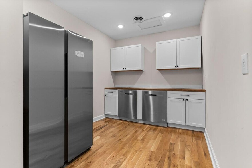 More Photos Of 509 W Main St, Fries Hotel For Sale
