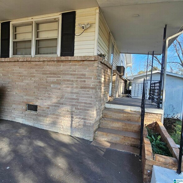 More Photos Of 1809 Golden Springs Rd, Anniston Flex For Lease