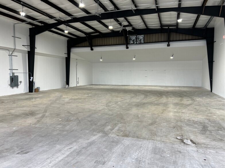 More Photos Of 1520 NW Ballard Way, Seattle Warehouse For Lease