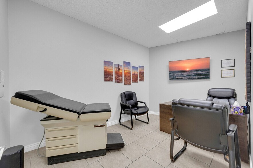 More Photos Of 3550 E Broadway Rd, Mesa Freestanding For Lease