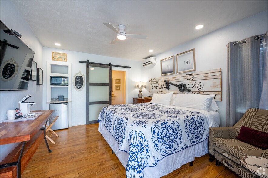 More Photos Of 2060 US Highway 27 N, Avon Park Hotel For Sale