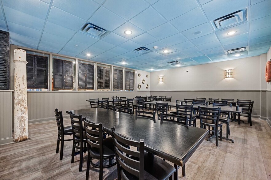 More Photos Of 1405 Gornto Rd, Valdosta Restaurant For Sale