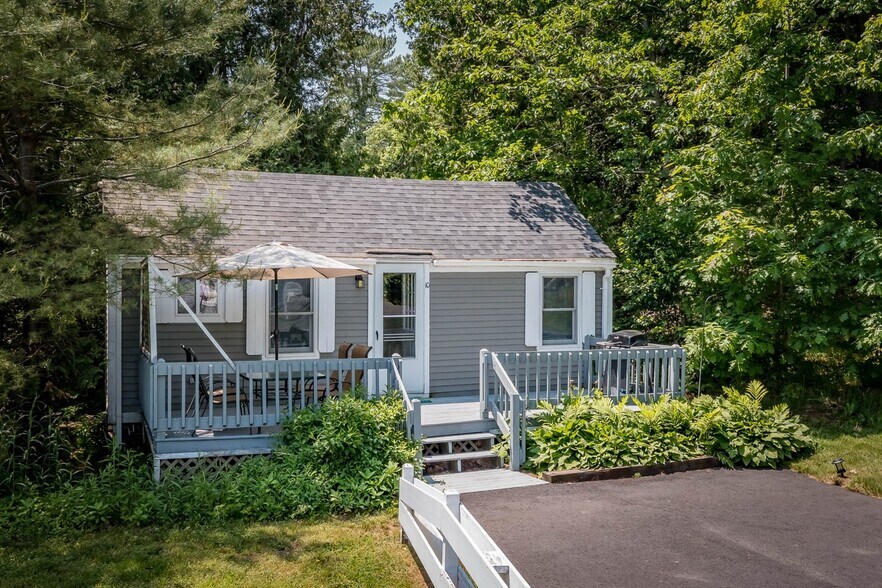 More Photos Of 2076 Atlantic Hwy, Lincolnville Hotel For Sale