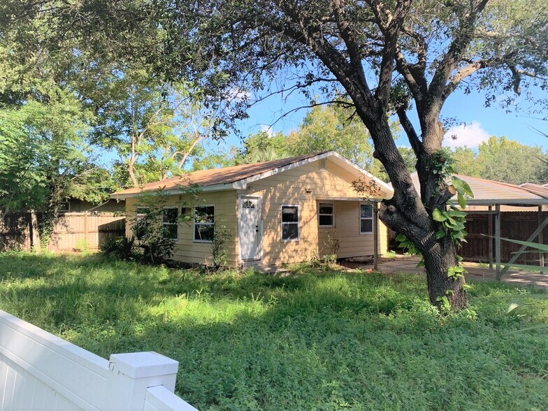 More Photos Of 5426 18th St W, Bradenton Assisted Living For Sale