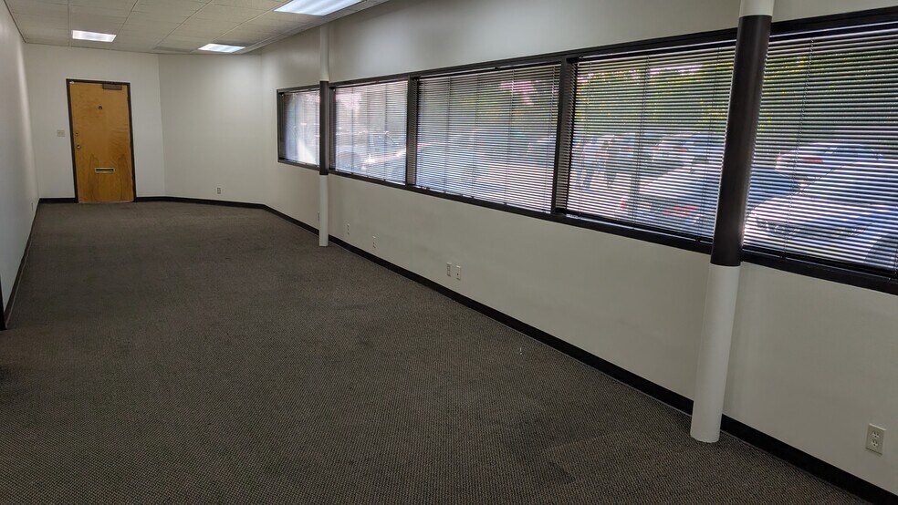 More Photos Of 3675 Huntington Dr, Pasadena Medical For Lease