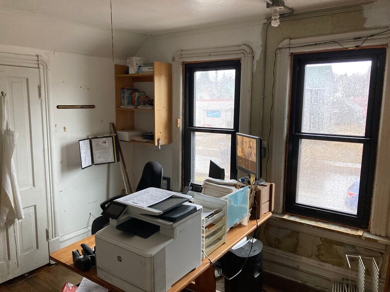 More Photos Of 812 7th Ave, Two Harbors Restaurant For Lease