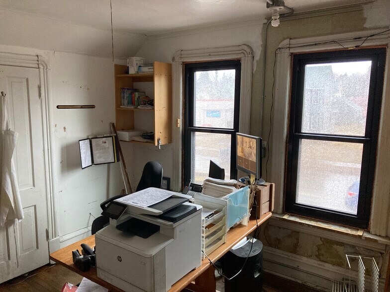 More Photos Of 812 7th Ave, Two Harbors Restaurant For Sale