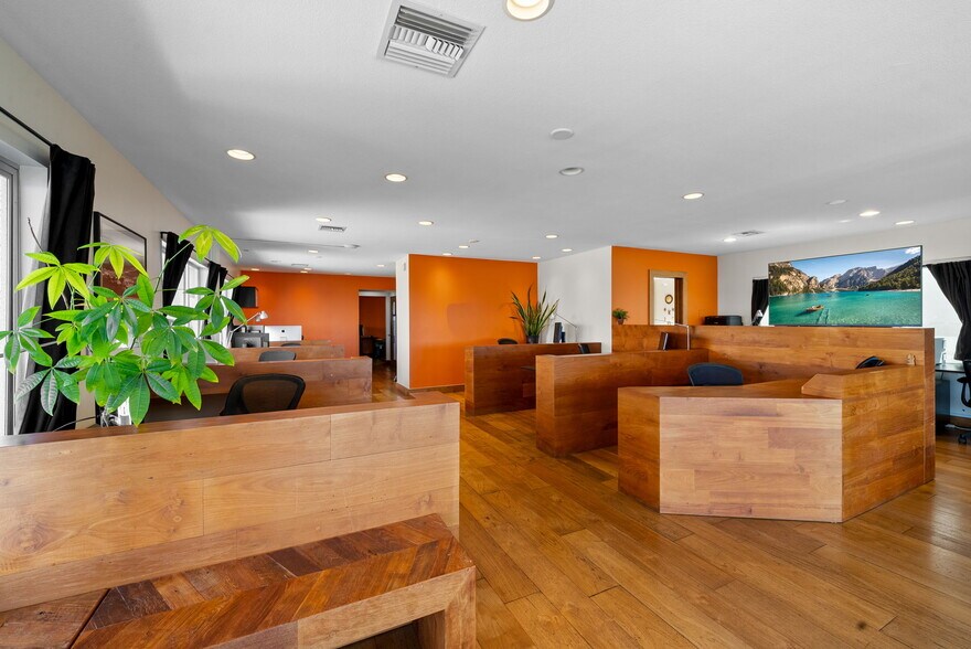 More Photos Of 1218-1224 Prospect St, La Jolla Office For Lease