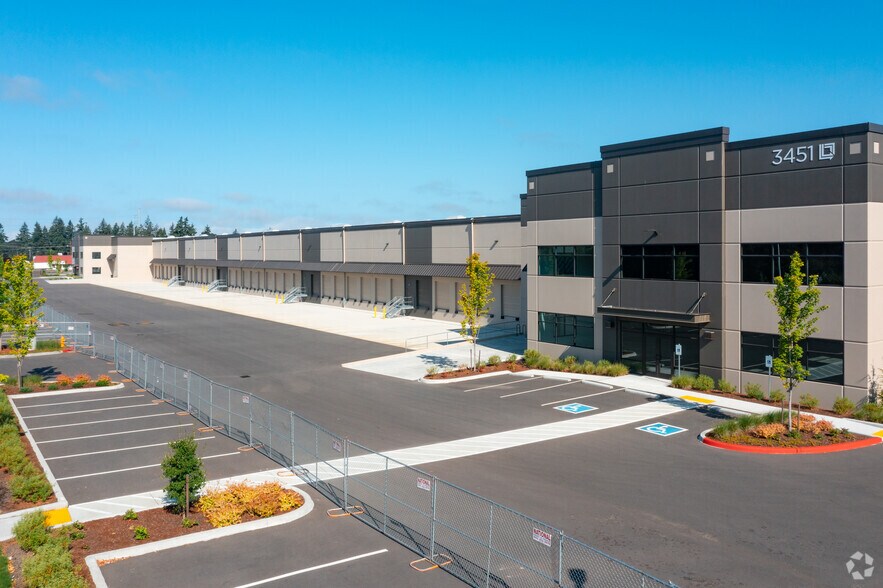 More Photos Of 3451 84th St S, Lakewood Distribution For Lease