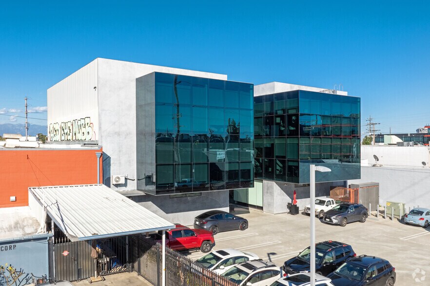 Primary Photo Of 8931 Ellis Ave, Los Angeles Loft Creative Space For Sale