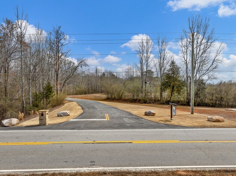 More Photos Of 3263 Tanners Mill Rd, Gainesville Specialty For Sale