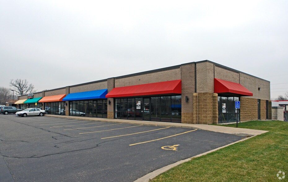 Primary Photo Of 1021-1101 Geneva Ave N, Oakdale General Retail For Lease