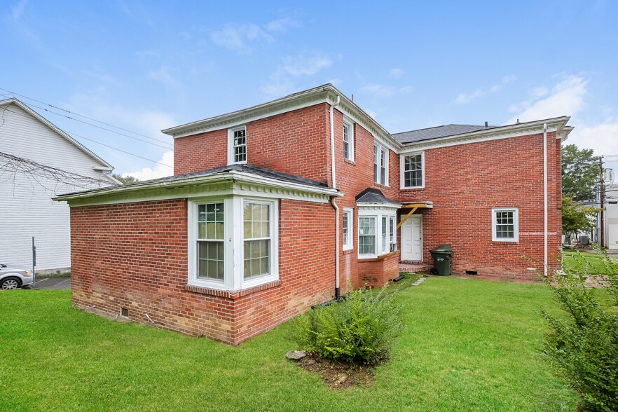 More Photos Of 517 Willow St, Mount Airy Apartments For Sale