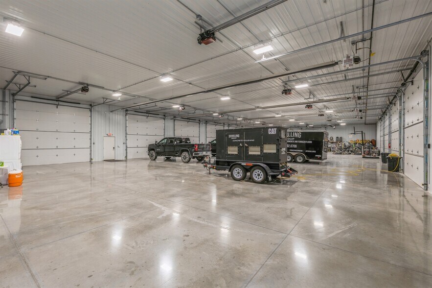 More Photos Of 33083 Ute Ave, Waukee Flex For Sale