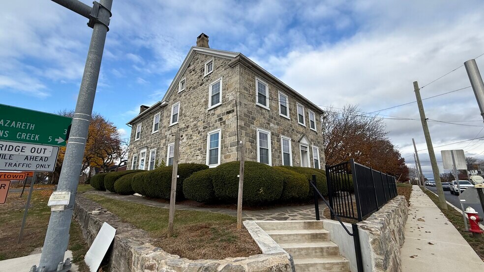 More Photos Of 797 Main St, Tatamy Office Residential For Lease