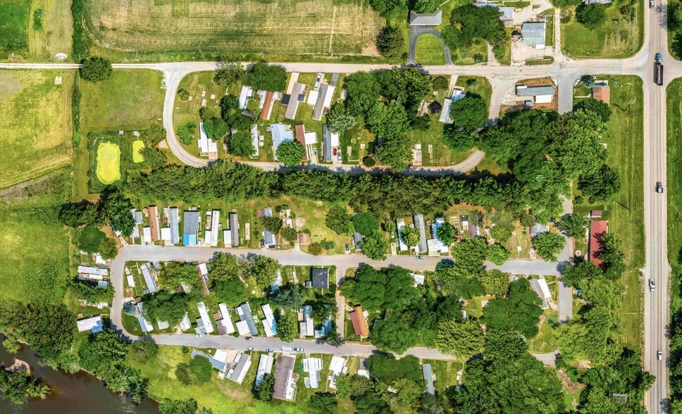 More Photos Of 900 Regan Rd, Rock Falls Manufactured Housing Mobile Home Park For Sale