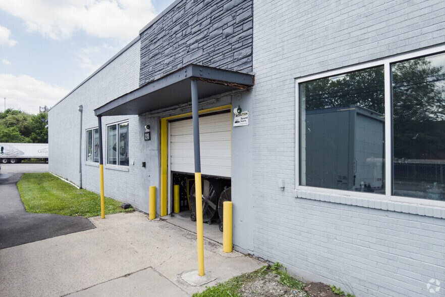 More Photos Of 215 S Newman St, Hackensack Warehouse For Lease