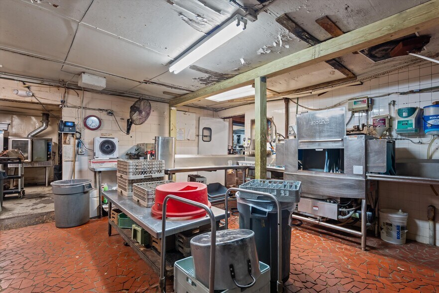 More Photos Of 3044 Deans Bridge Rd, Augusta Restaurant For Sale